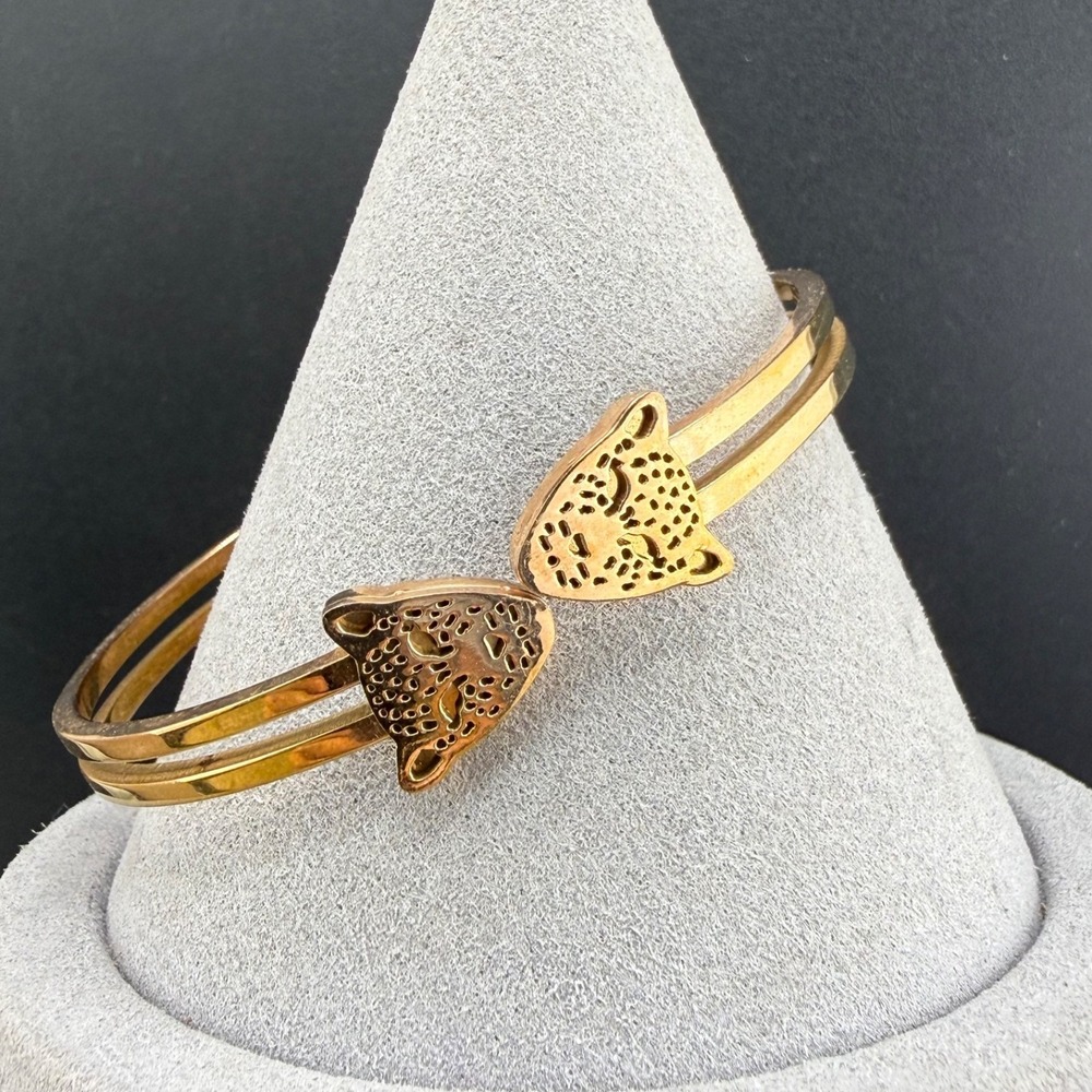 Vintage Estate Bangle Bracelet Gold Tone Big Cat Cheetah Animal 6.5"